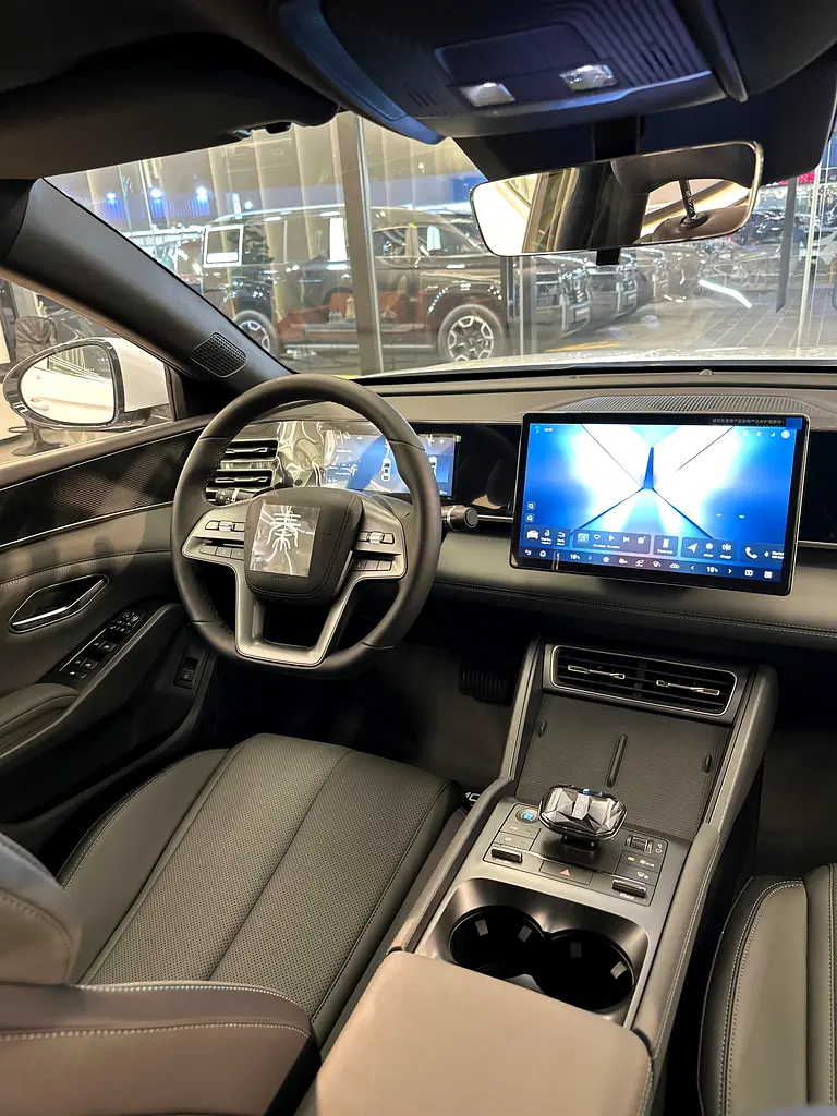 BYD Qin L DM-i | 0 KM | 2025