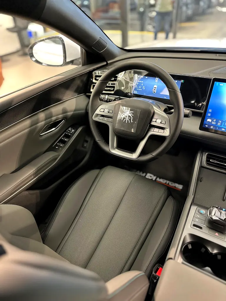 BYD Qin L DM-i | 0 KM | 2025