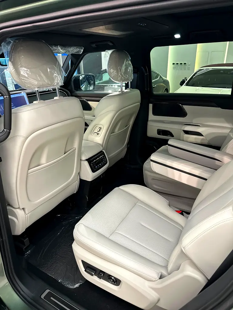 ROX 01 | 6-Seater | 0 KM | 2026