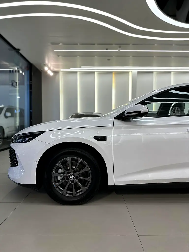 BYD Qin L DM-i | 0 KM | 2025